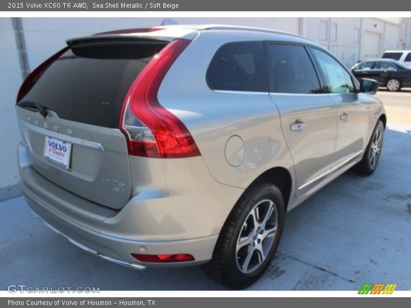 Sea Shell Metallic / Soft Beige 2015 Volvo XC60 T6 AWD