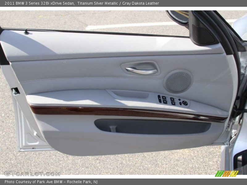 Titanium Silver Metallic / Gray Dakota Leather 2011 BMW 3 Series 328i xDrive Sedan