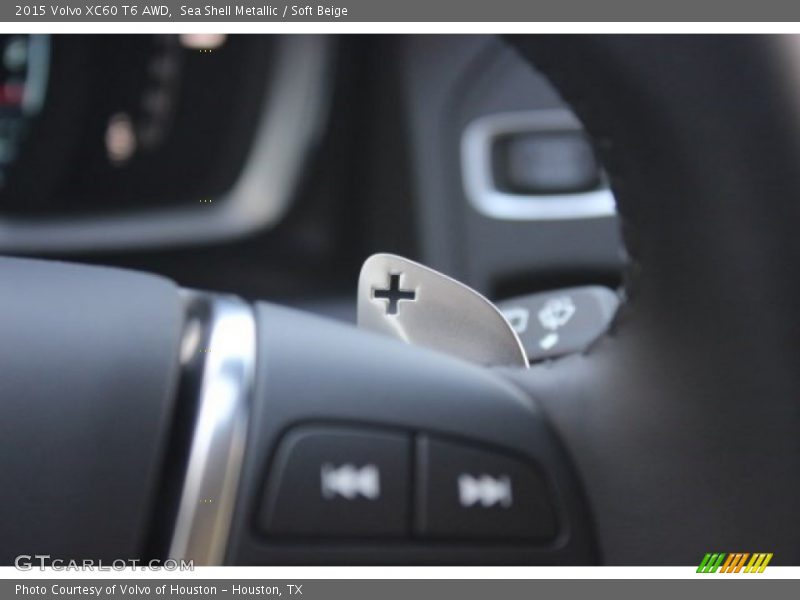 Sea Shell Metallic / Soft Beige 2015 Volvo XC60 T6 AWD