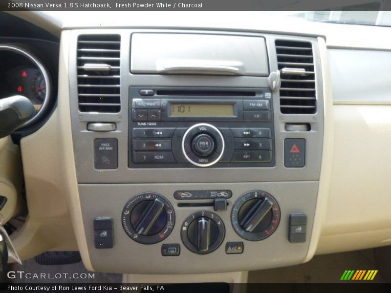 Fresh Powder White / Charcoal 2008 Nissan Versa 1.8 S Hatchback