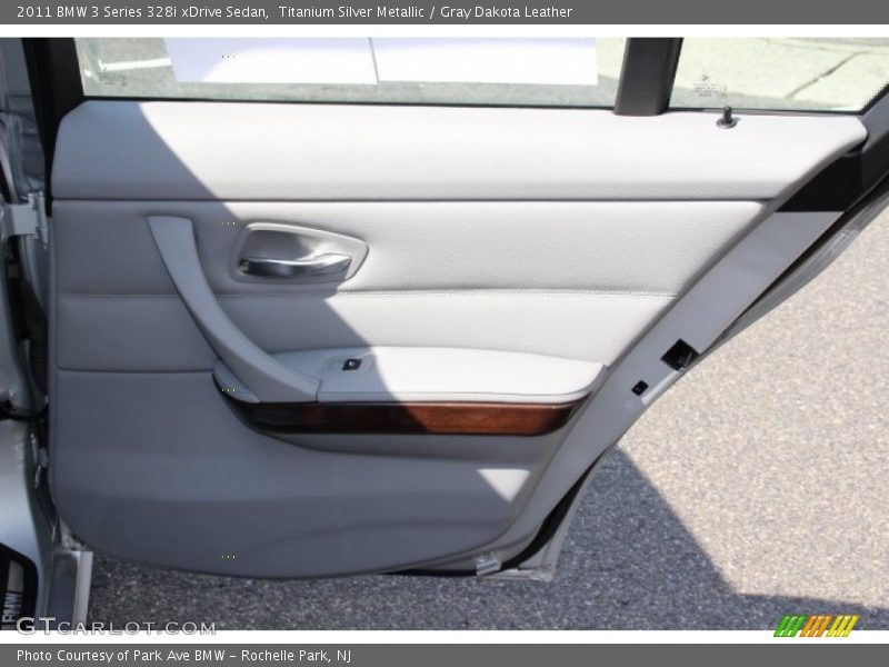 Titanium Silver Metallic / Gray Dakota Leather 2011 BMW 3 Series 328i xDrive Sedan