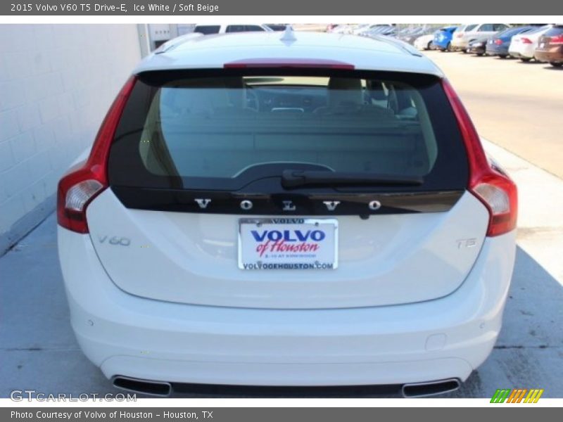 Ice White / Soft Beige 2015 Volvo V60 T5 Drive-E