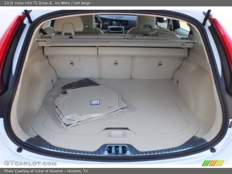 Ice White / Soft Beige 2015 Volvo V60 T5 Drive-E