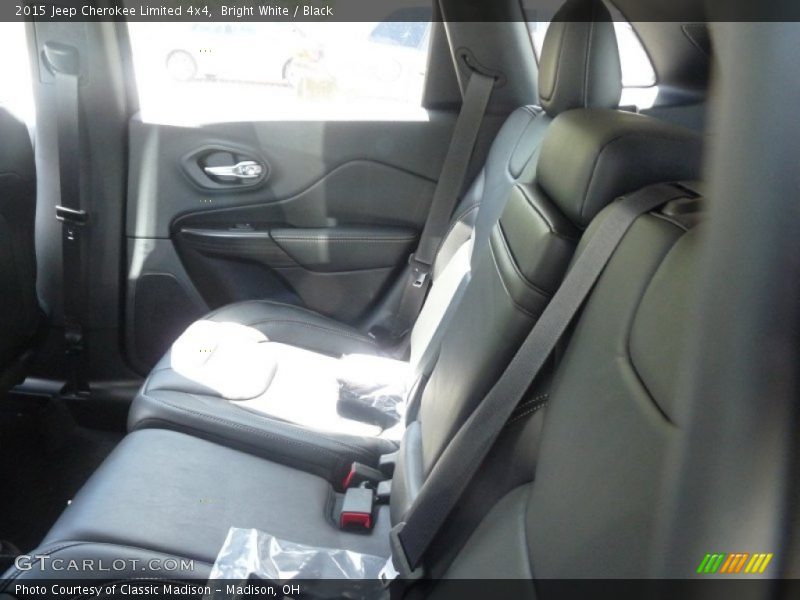Bright White / Black 2015 Jeep Cherokee Limited 4x4