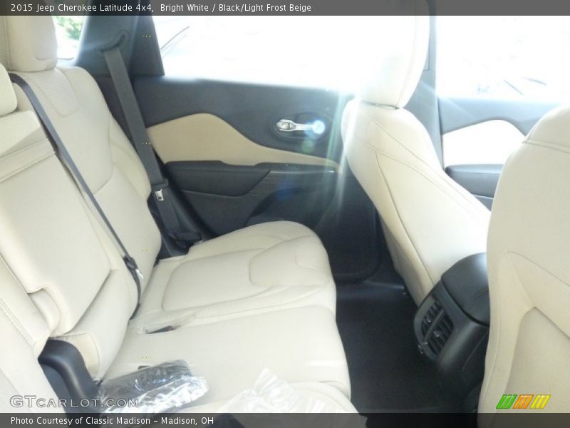 Bright White / Black/Light Frost Beige 2015 Jeep Cherokee Latitude 4x4