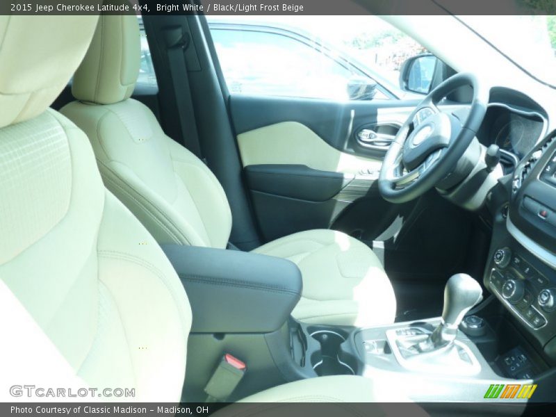 Bright White / Black/Light Frost Beige 2015 Jeep Cherokee Latitude 4x4