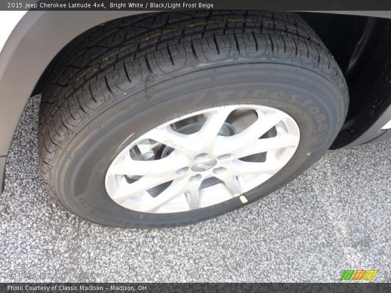 Bright White / Black/Light Frost Beige 2015 Jeep Cherokee Latitude 4x4