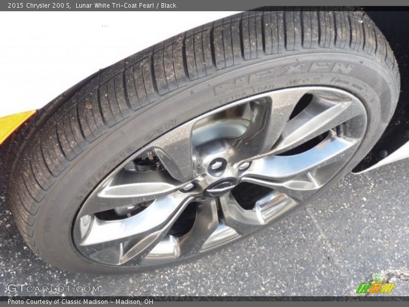 Lunar White Tri-Coat Pearl / Black 2015 Chrysler 200 S
