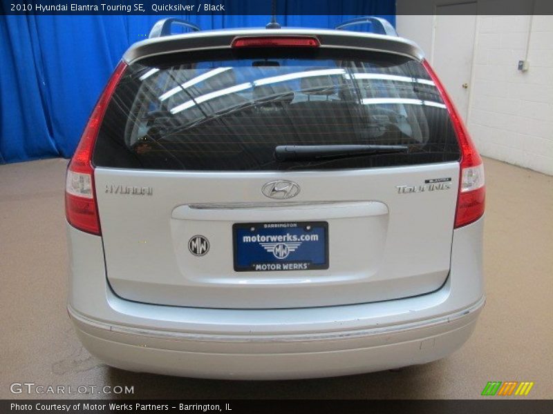 Quicksilver / Black 2010 Hyundai Elantra Touring SE