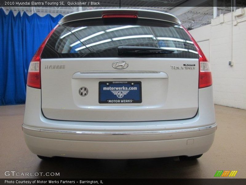 Quicksilver / Black 2010 Hyundai Elantra Touring SE