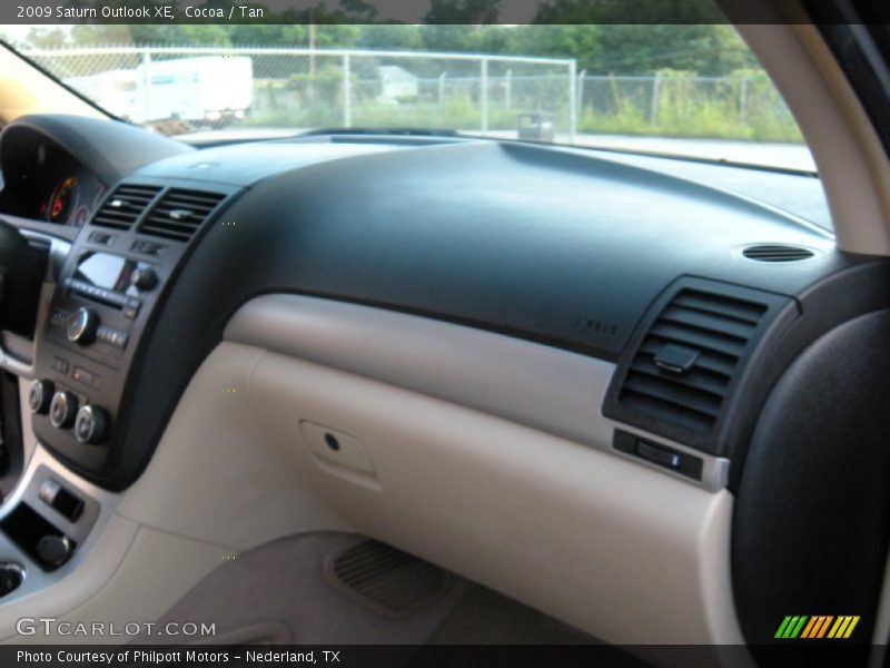 Cocoa / Tan 2009 Saturn Outlook XE