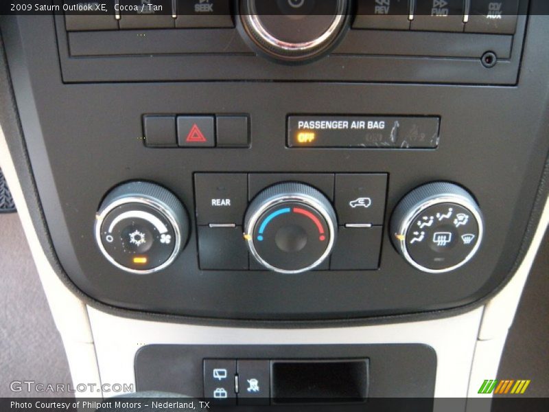 Cocoa / Tan 2009 Saturn Outlook XE