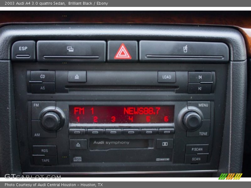 Controls of 2003 A4 3.0 quattro Sedan