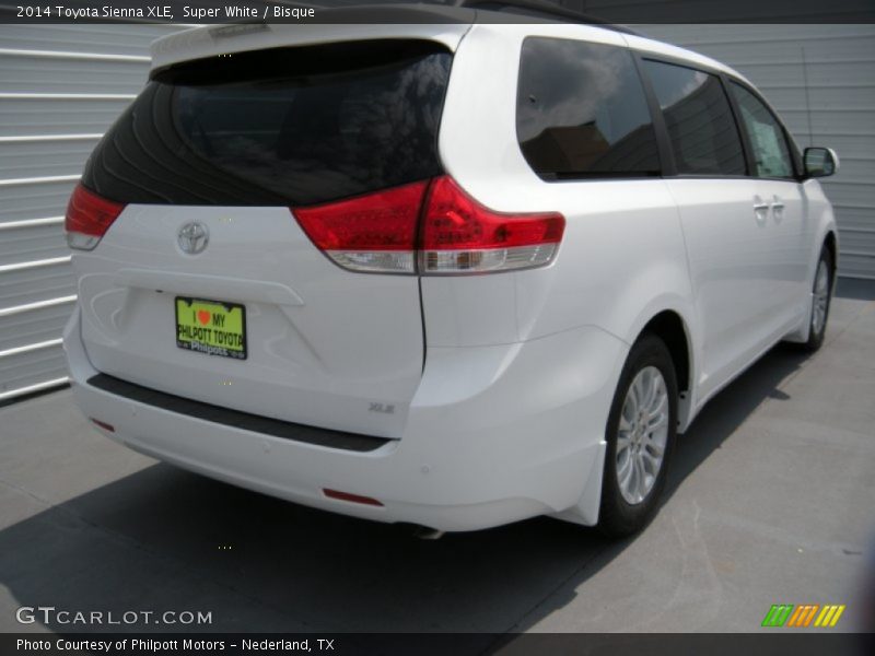 Super White / Bisque 2014 Toyota Sienna XLE