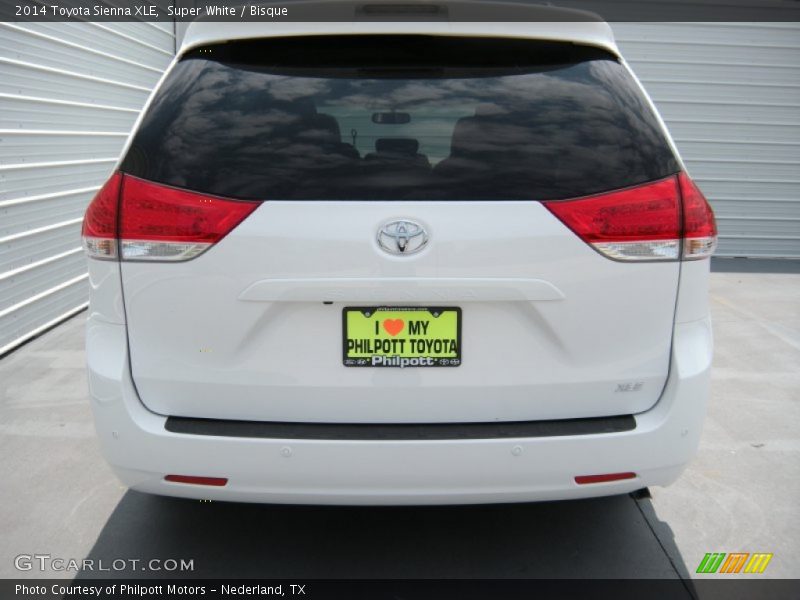 Super White / Bisque 2014 Toyota Sienna XLE