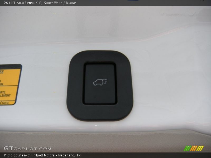 Super White / Bisque 2014 Toyota Sienna XLE