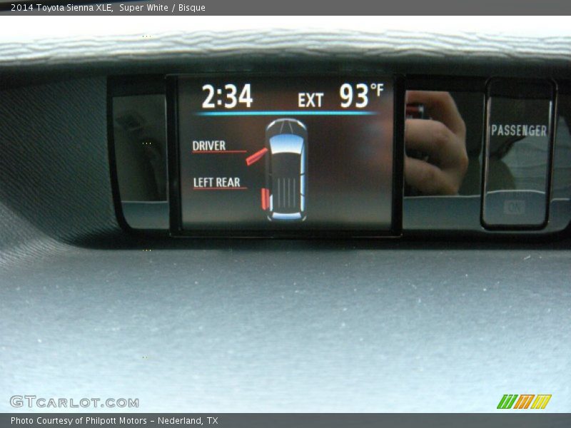 Super White / Bisque 2014 Toyota Sienna XLE