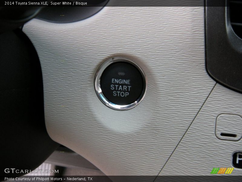 Super White / Bisque 2014 Toyota Sienna XLE