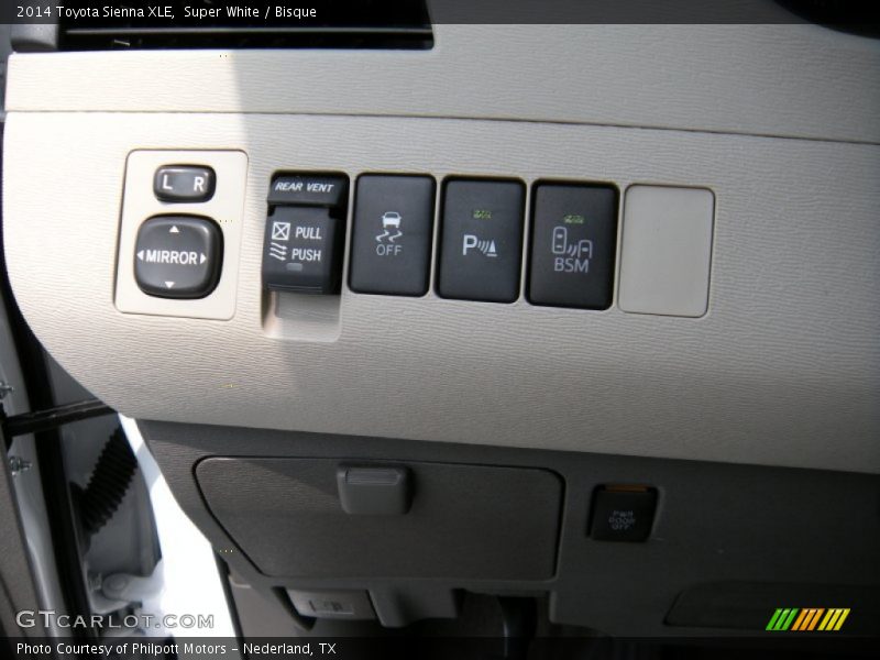 Super White / Bisque 2014 Toyota Sienna XLE