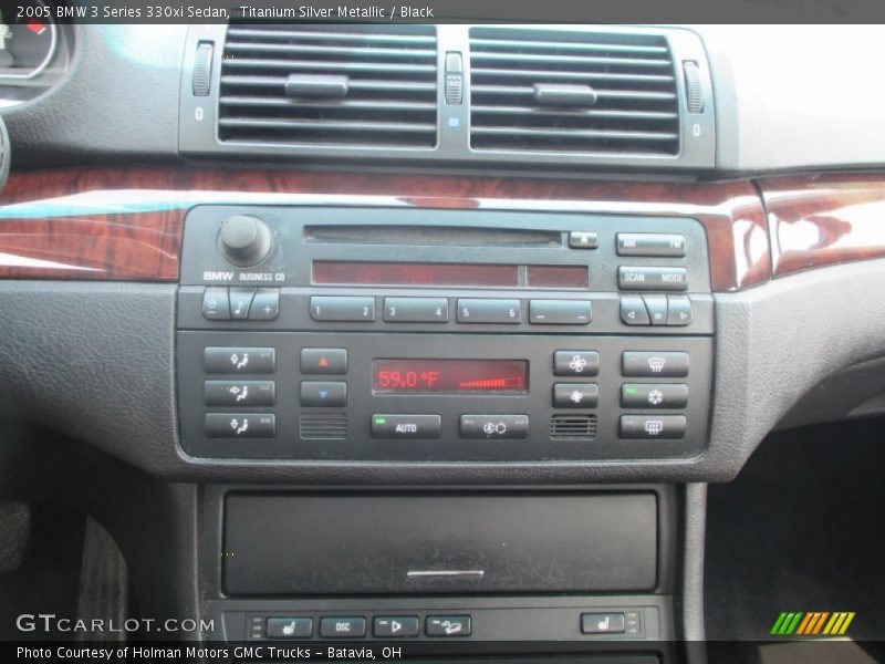 Controls of 2005 3 Series 330xi Sedan