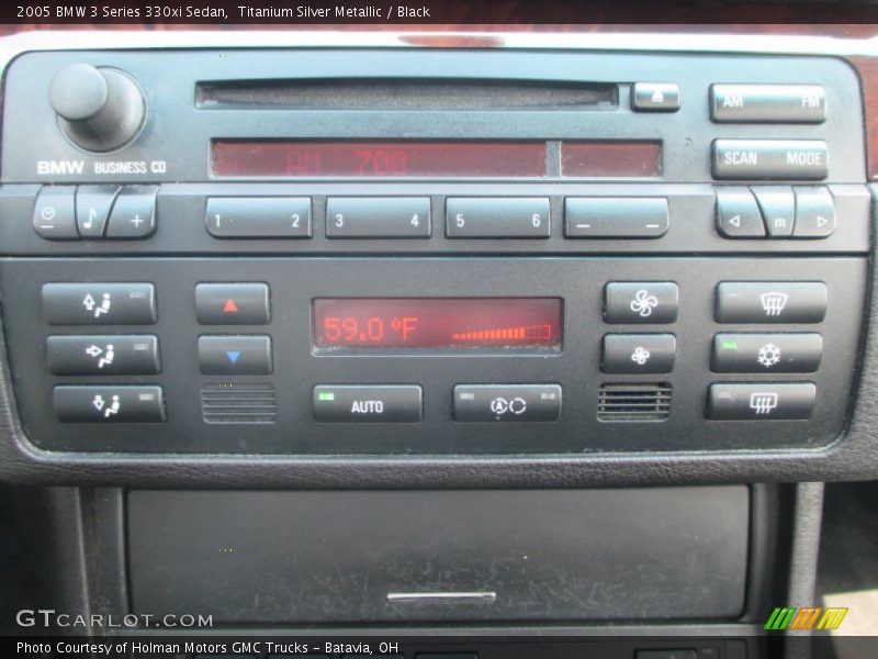 Controls of 2005 3 Series 330xi Sedan