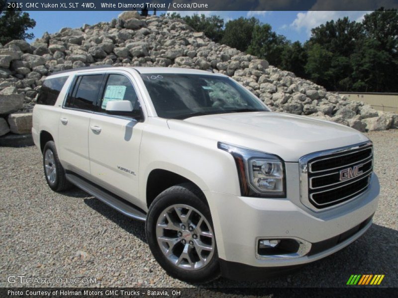 Front 3/4 View of 2015 Yukon XL SLT 4WD