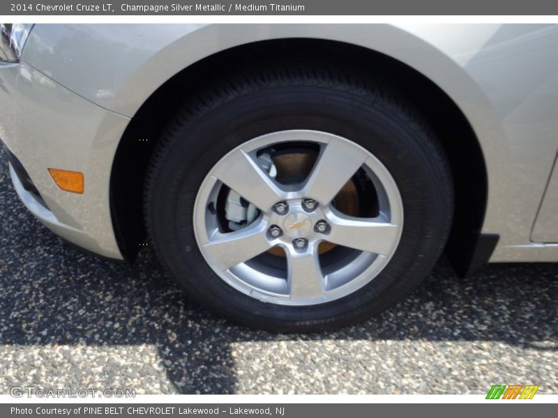 Champagne Silver Metallic / Medium Titanium 2014 Chevrolet Cruze LT