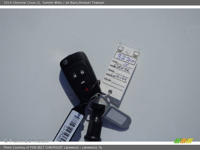 Summit White / Jet Black/Medium Titanium 2014 Chevrolet Cruze LS