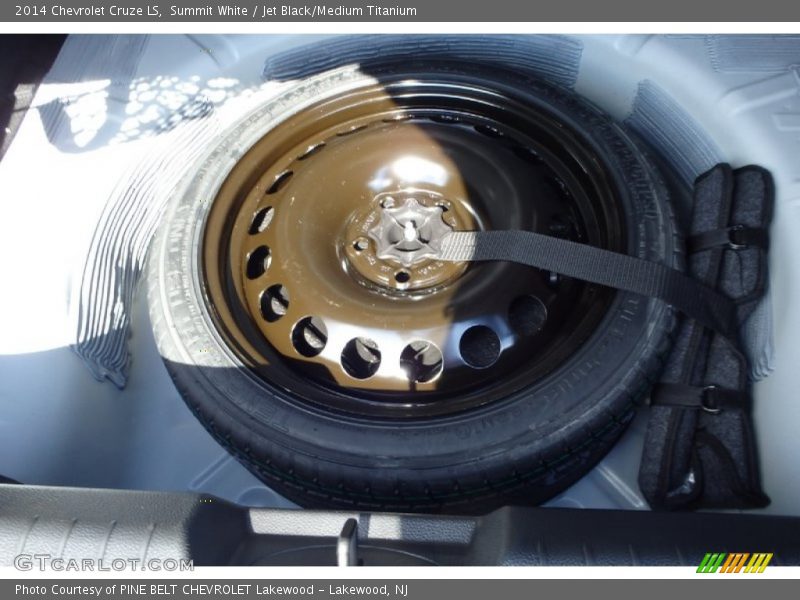 Summit White / Jet Black/Medium Titanium 2014 Chevrolet Cruze LS