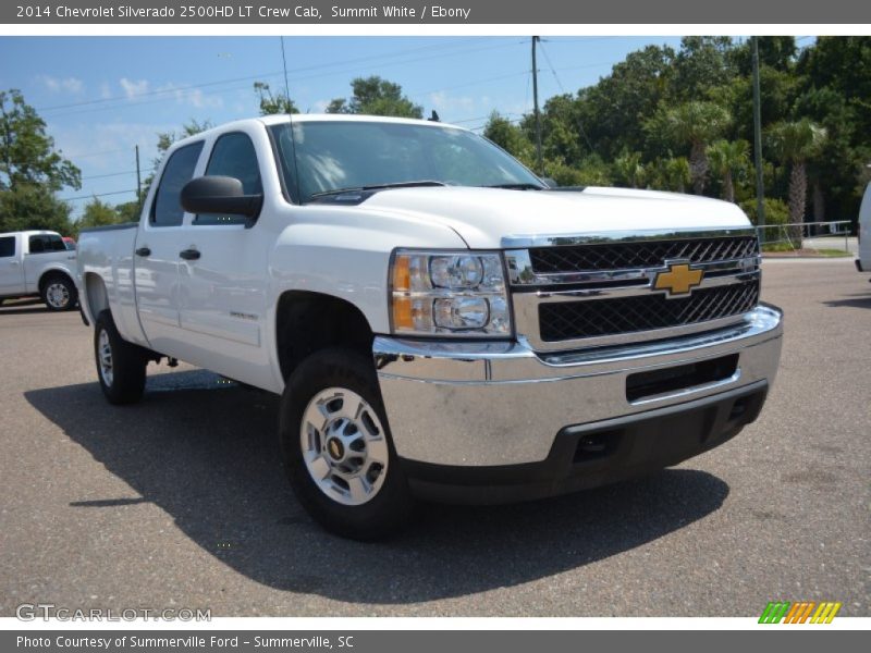 Front 3/4 View of 2014 Silverado 2500HD LT Crew Cab