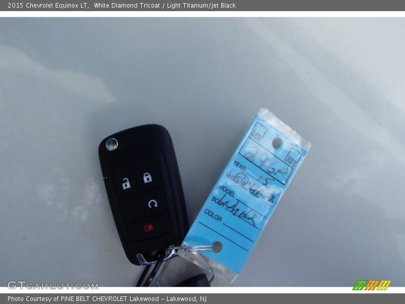 White Diamond Tricoat / Light Titanium/Jet Black 2015 Chevrolet Equinox LT
