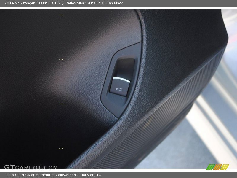 Reflex Silver Metallic / Titan Black 2014 Volkswagen Passat 1.8T SE