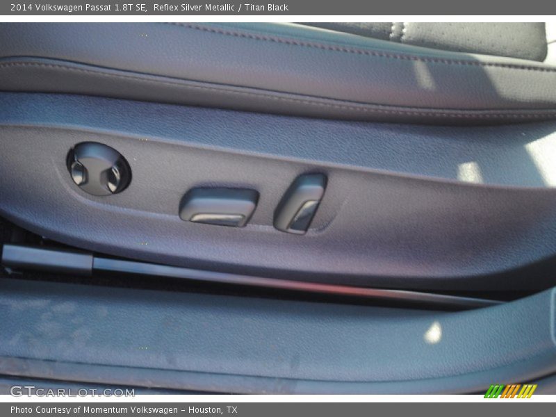 Reflex Silver Metallic / Titan Black 2014 Volkswagen Passat 1.8T SE