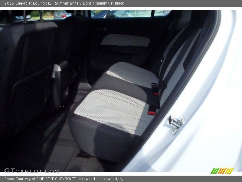 Summit White / Light Titanium/Jet Black 2015 Chevrolet Equinox LS