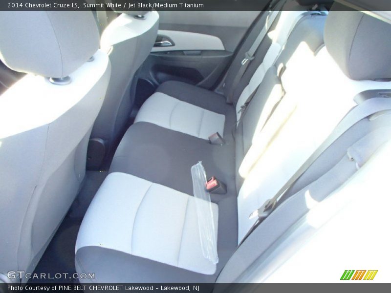 Summit White / Jet Black/Medium Titanium 2014 Chevrolet Cruze LS