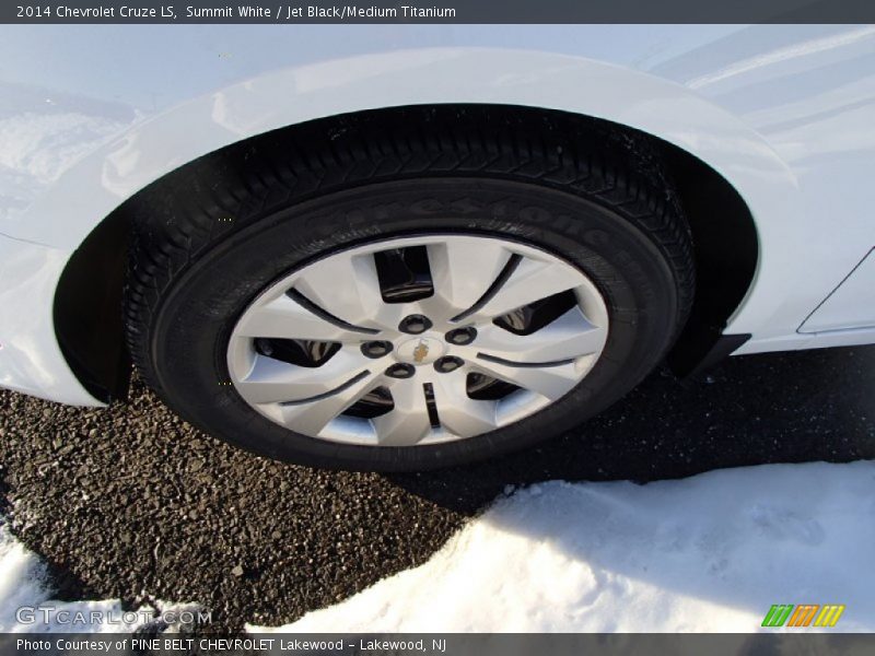 Summit White / Jet Black/Medium Titanium 2014 Chevrolet Cruze LS