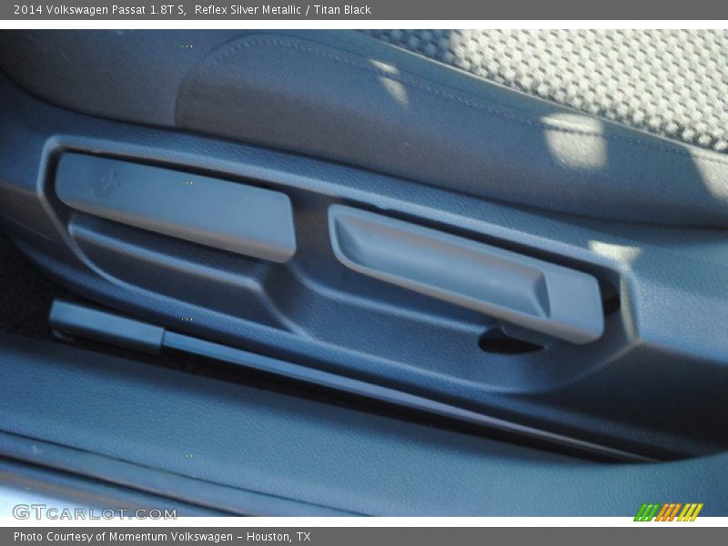 Reflex Silver Metallic / Titan Black 2014 Volkswagen Passat 1.8T S