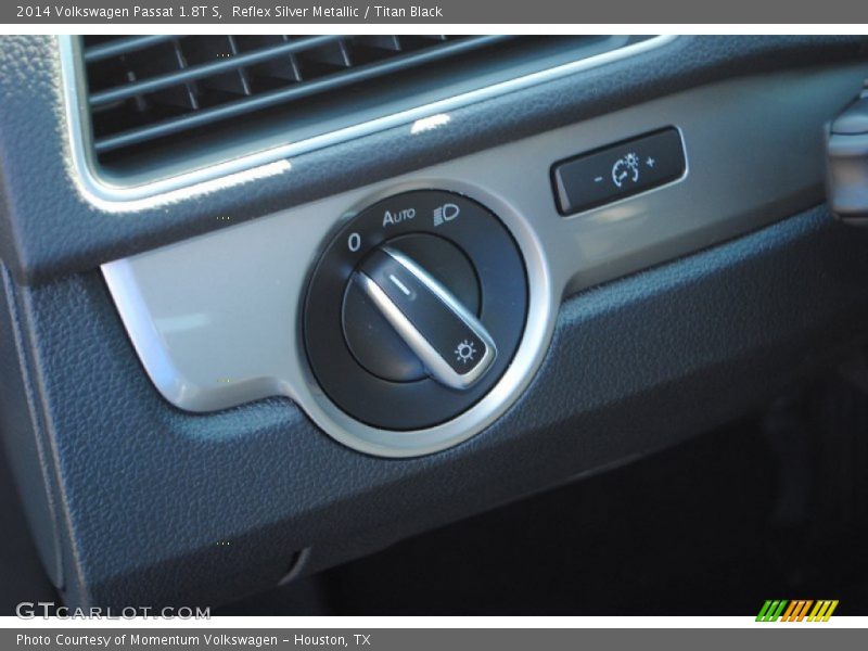 Reflex Silver Metallic / Titan Black 2014 Volkswagen Passat 1.8T S