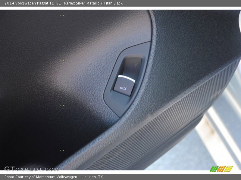 Reflex Silver Metallic / Titan Black 2014 Volkswagen Passat TDI SE