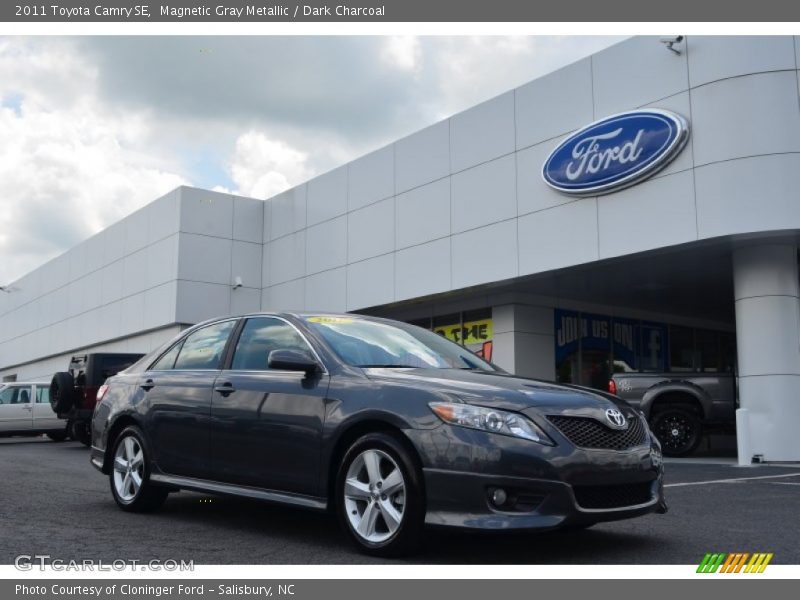 Magnetic Gray Metallic / Dark Charcoal 2011 Toyota Camry SE
