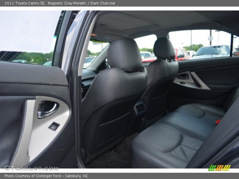 Magnetic Gray Metallic / Dark Charcoal 2011 Toyota Camry SE