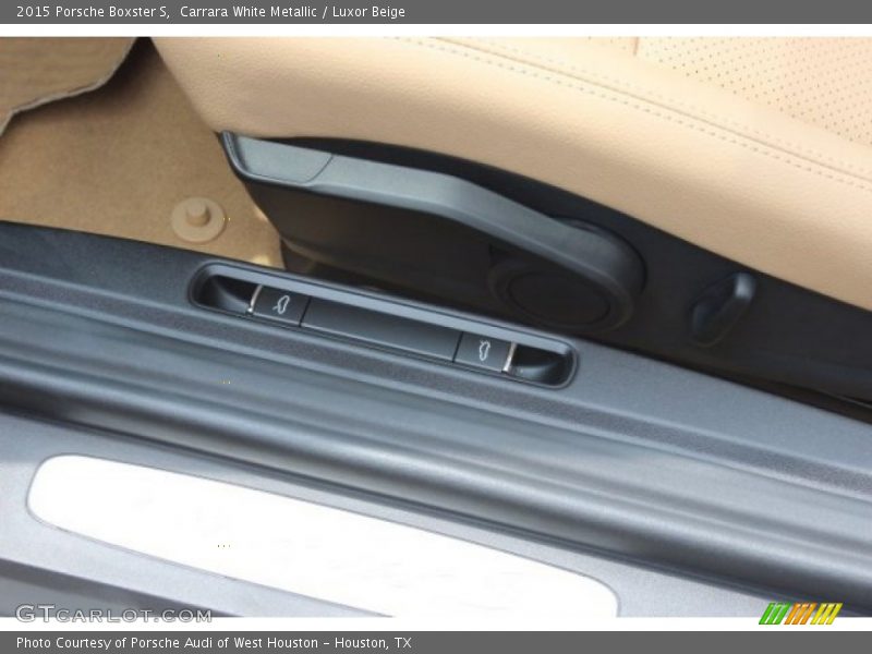 Controls of 2015 Boxster S