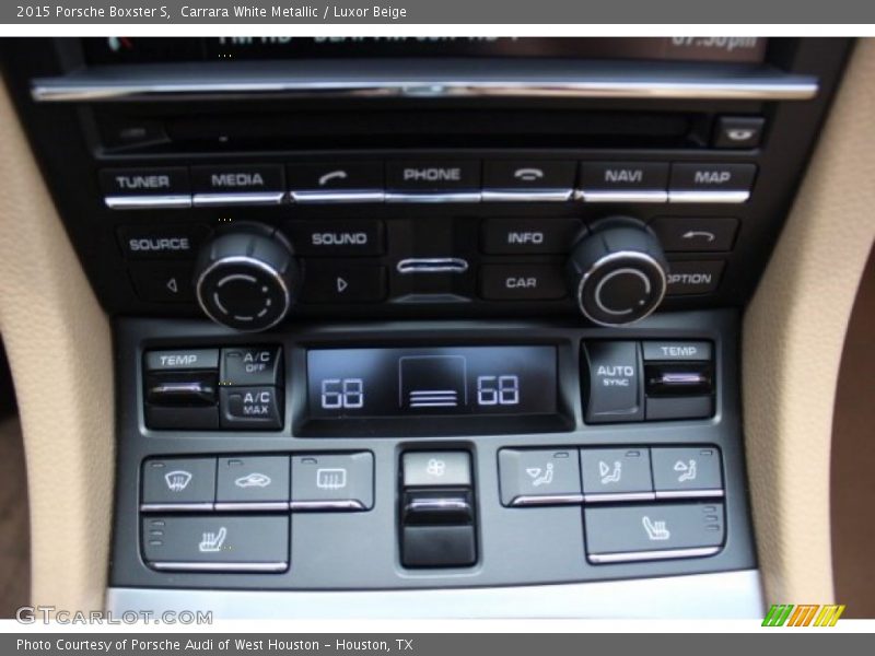Controls of 2015 Boxster S