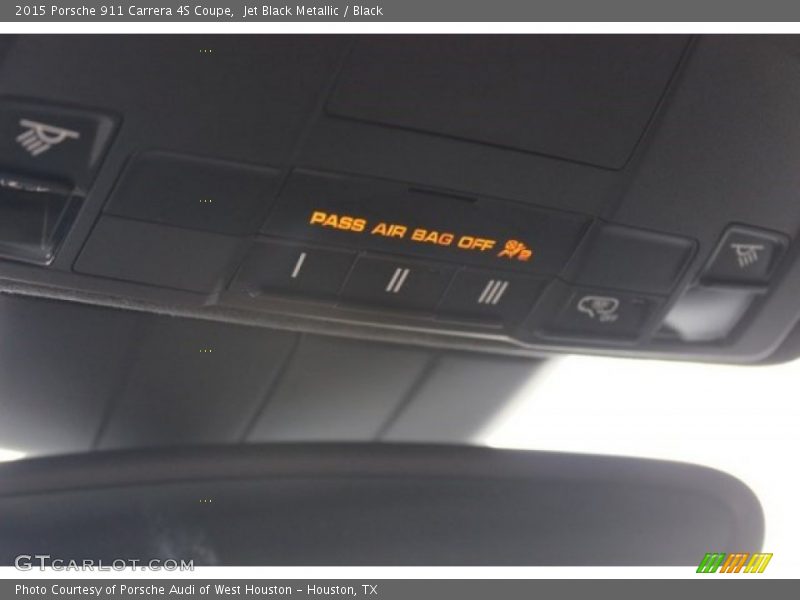 Controls of 2015 911 Carrera 4S Coupe