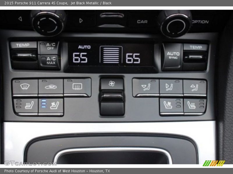 Controls of 2015 911 Carrera 4S Coupe