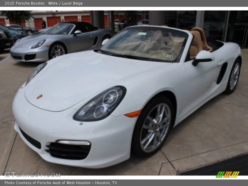 Front 3/4 View of 2015 Boxster 