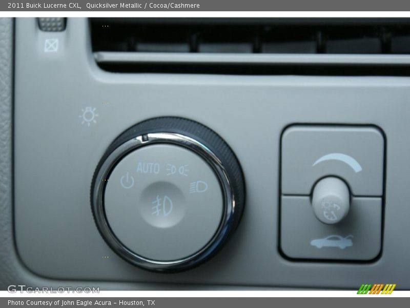 Quicksilver Metallic / Cocoa/Cashmere 2011 Buick Lucerne CXL