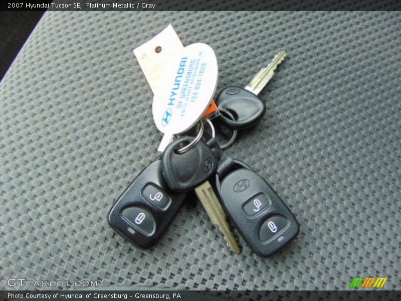 Platinum Metallic / Gray 2007 Hyundai Tucson SE