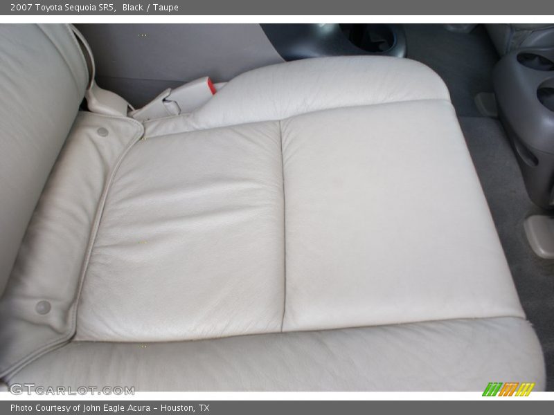 Black / Taupe 2007 Toyota Sequoia SR5