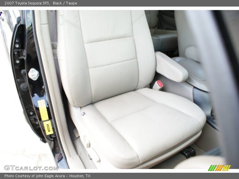 Black / Taupe 2007 Toyota Sequoia SR5